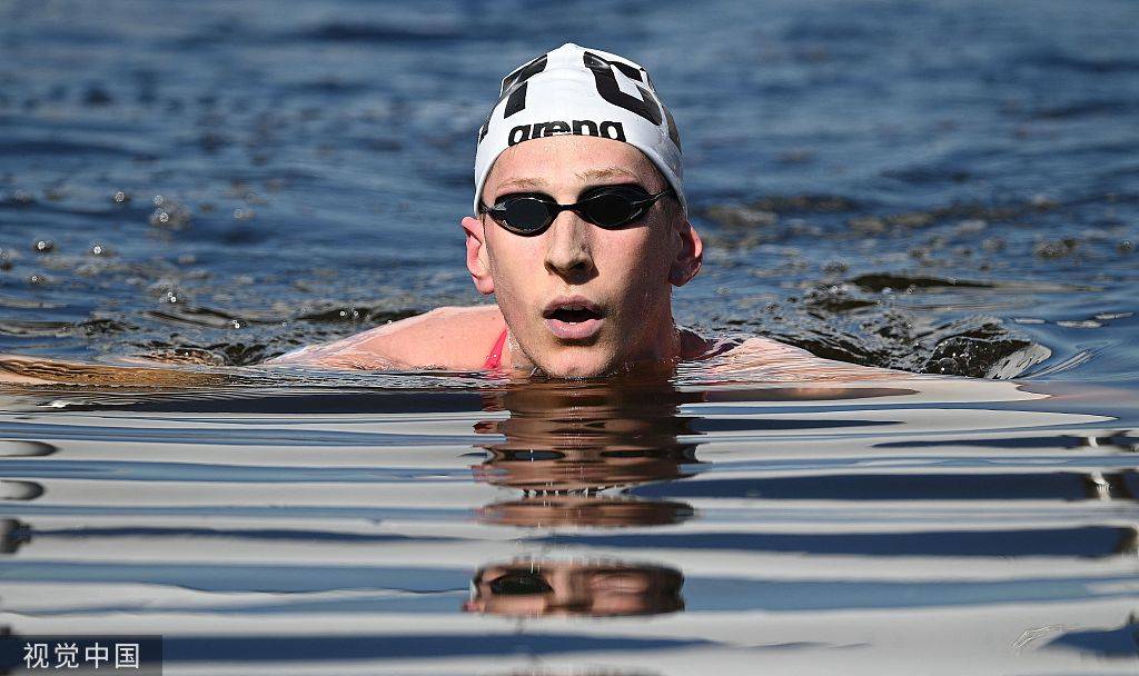 米兰体育入口-俄罗斯选手创造新纪录,夺得游泳金牌