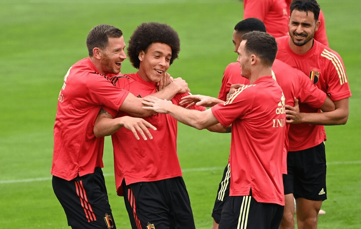 包含白俄罗斯在对比利时的比赛中一胜一负，出线险象环生的词条