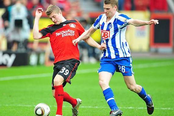 米兰体育链接-柏林赫塔后卫连续场出色发挥，零封对手的简单介绍