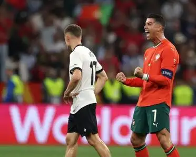 米兰体育app下载-关于多场比赛进行得胶着全球球迷激动不已的信息