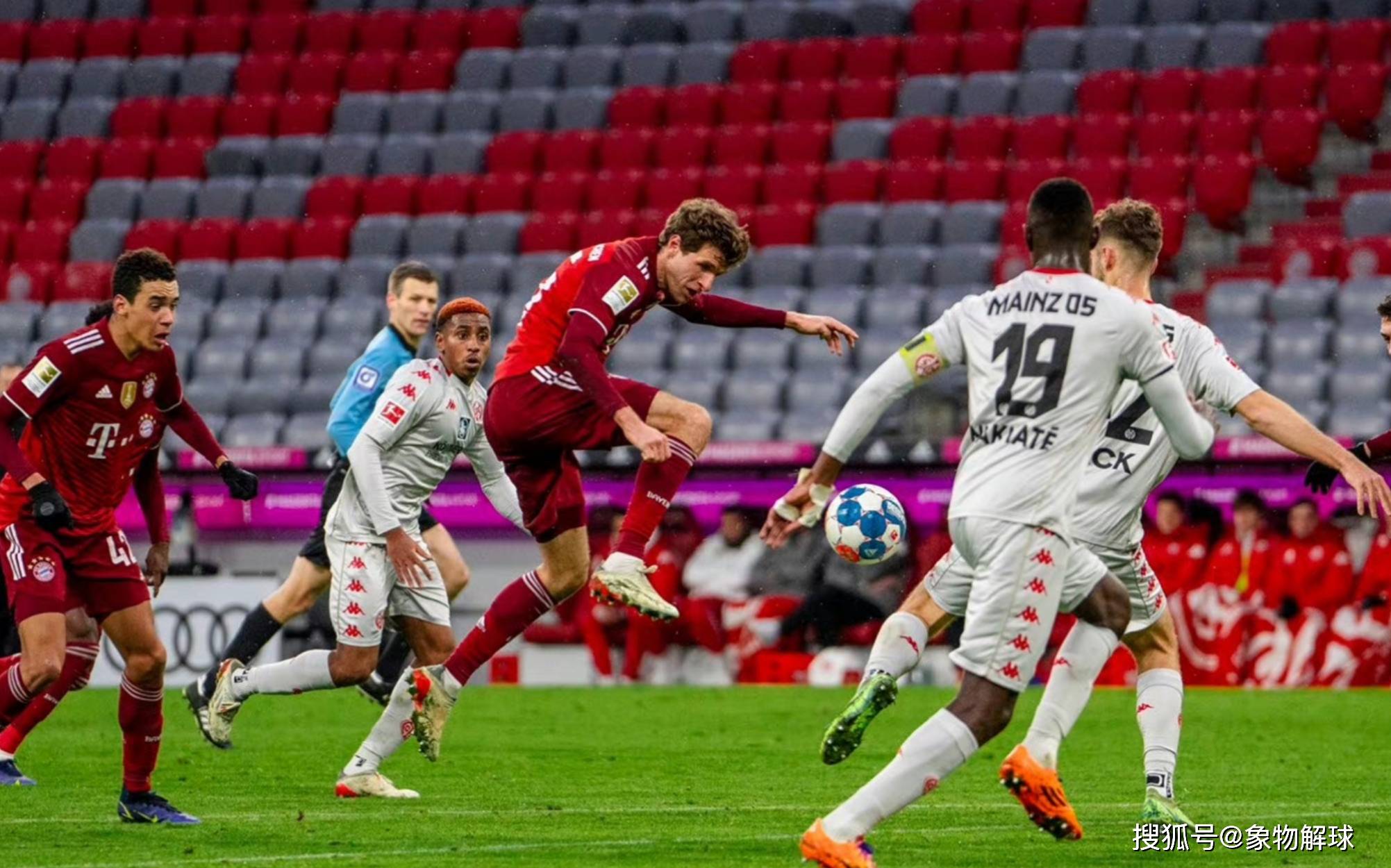 米兰体育新闻-拜仁慕尼黑队在德甲比赛中战胜对手