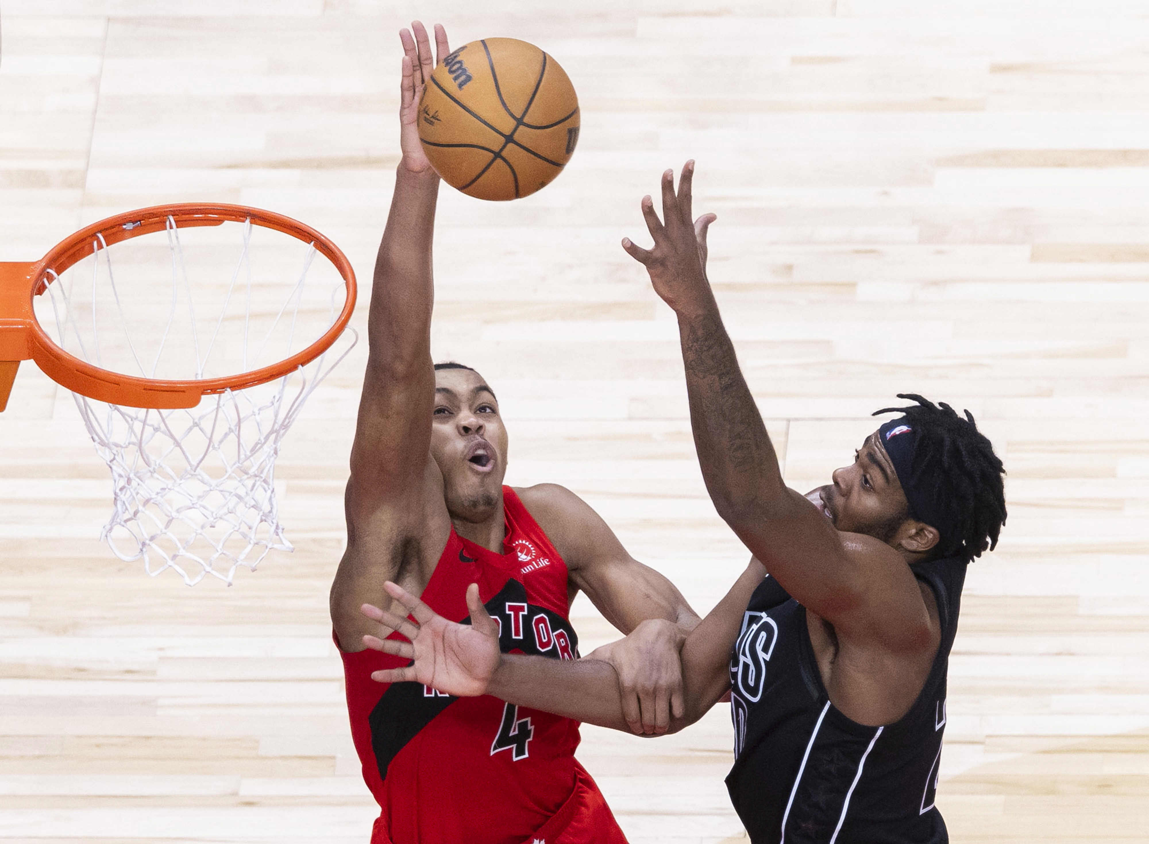 米兰体育活动-猛龙两连胜,击败骑士